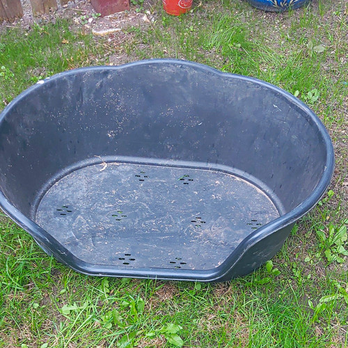 Black plastic dog bed - black,